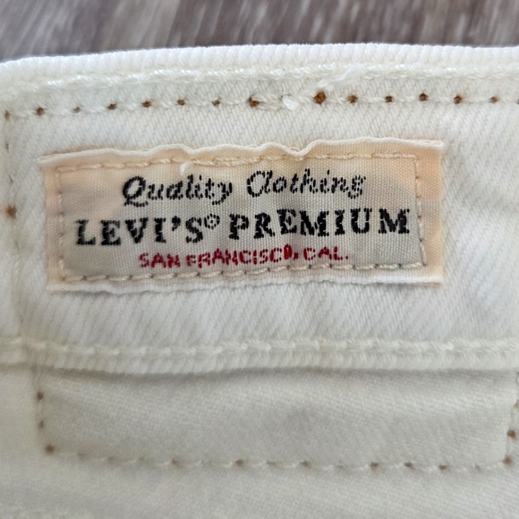 Levi's Premium Women's Wedgie Straight Leg Button Fly Denim Jean's White Frayed - Picture 13 of 16